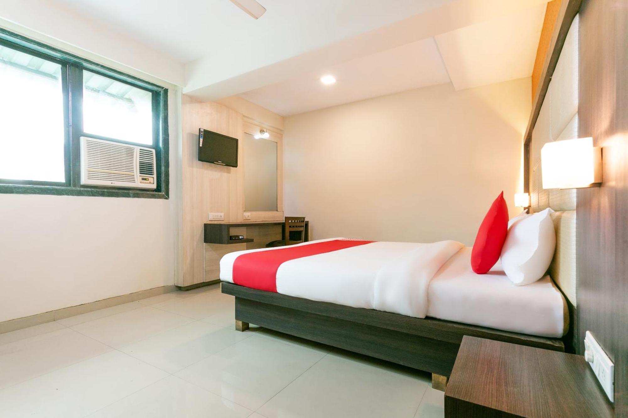 Collection O Hotel Pearl Residency Taloje Budrukh Kültér fotó